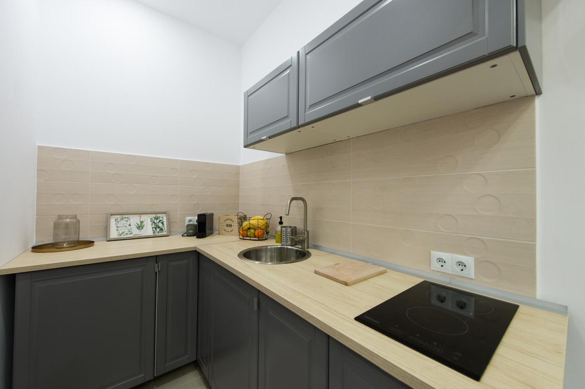 Gorgeous Brasov Flat With Patio And Mountain Views Leilighet Eksteriør bilde